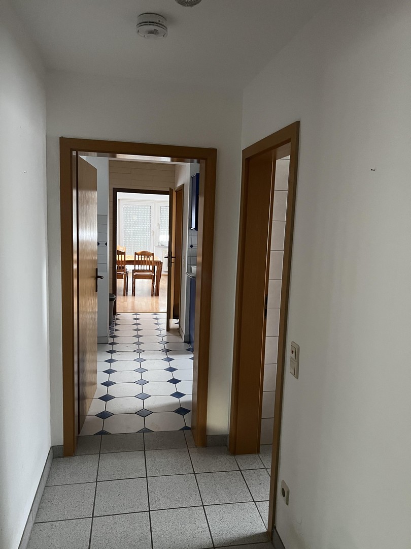 Helle 4-Zimmerwohnung in Leimen, EG mit Balkon und Einbauküche, auch gut WG geeignet – Leimen – Vorschaubild 2
