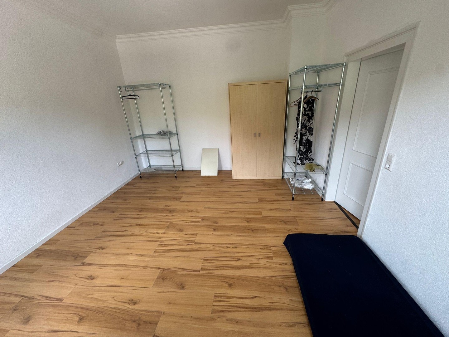 Vollsanierte schöne Stadtwohnung mit neuem Bad und Einbauküche sowie moderner Fernwärmeheizung – Albstadt – Vorschaubild 9