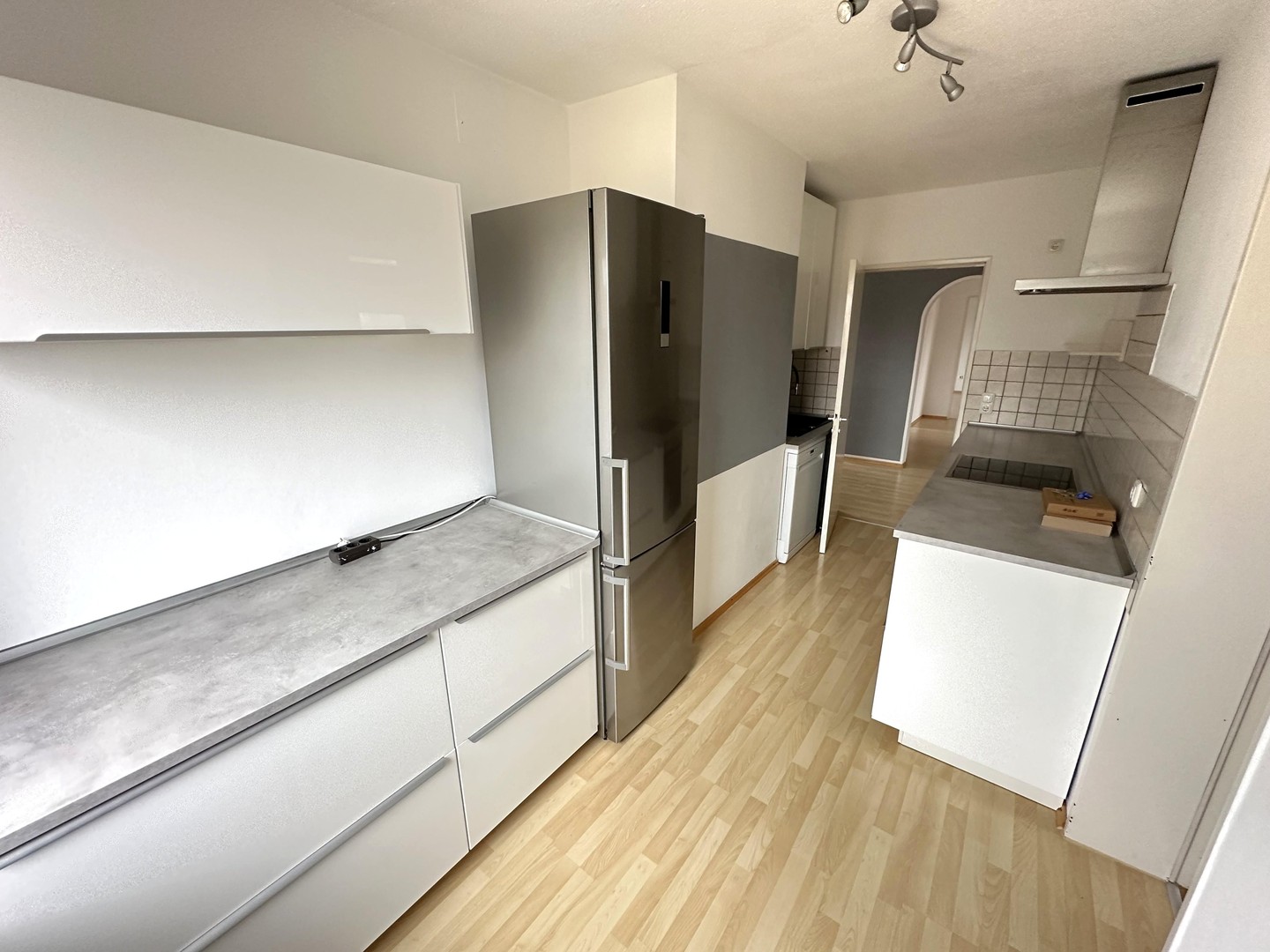 Großzügige 4 Zi-Whg. im Zentrum Poings mit EBK u. Gäste-WC – Poing – Vorschaubild 4