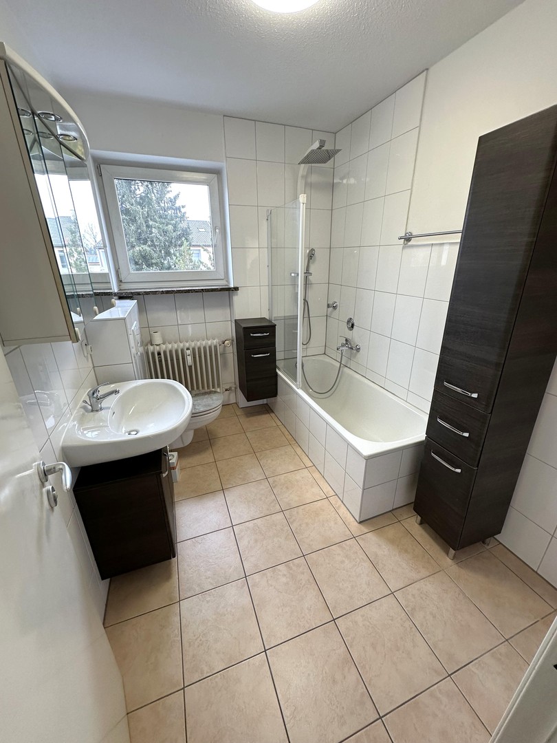 Großzügige 4 Zi-Whg. im Zentrum Poings mit EBK u. Gäste-WC – Poing – Vorschaubild 6