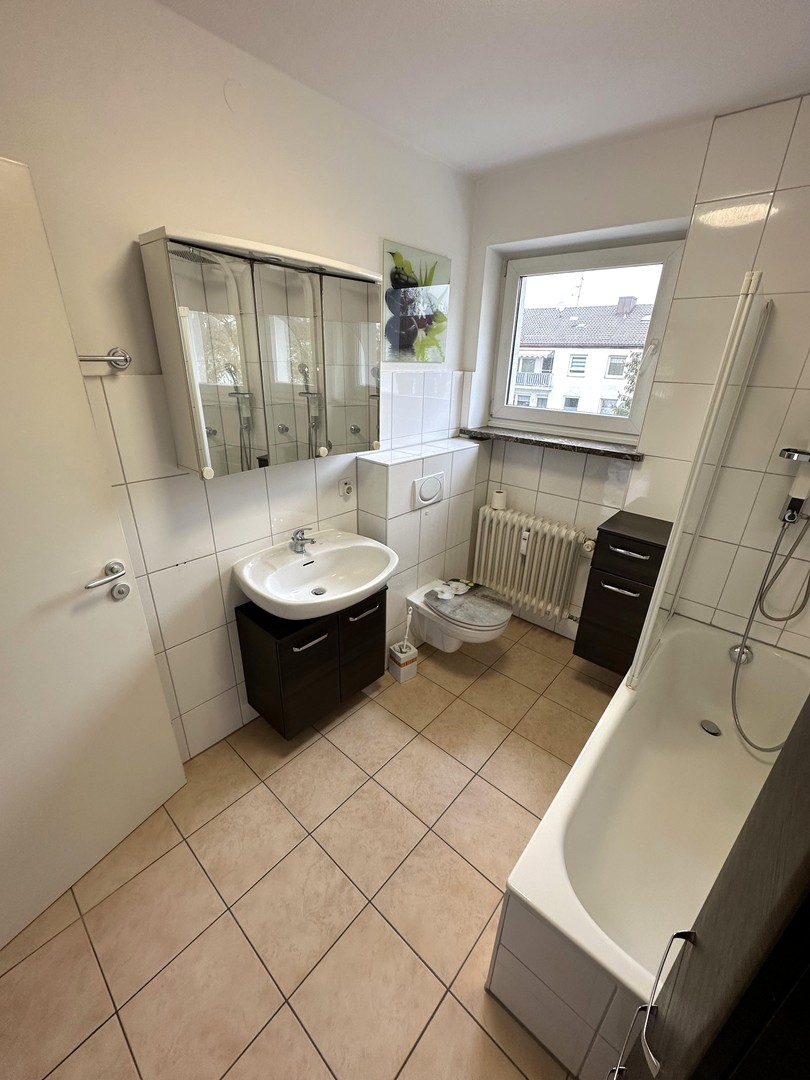 Großzügige 4 Zi-Whg. im Zentrum Poings mit EBK u. Gäste-WC – Poing – Vorschaubild 7
