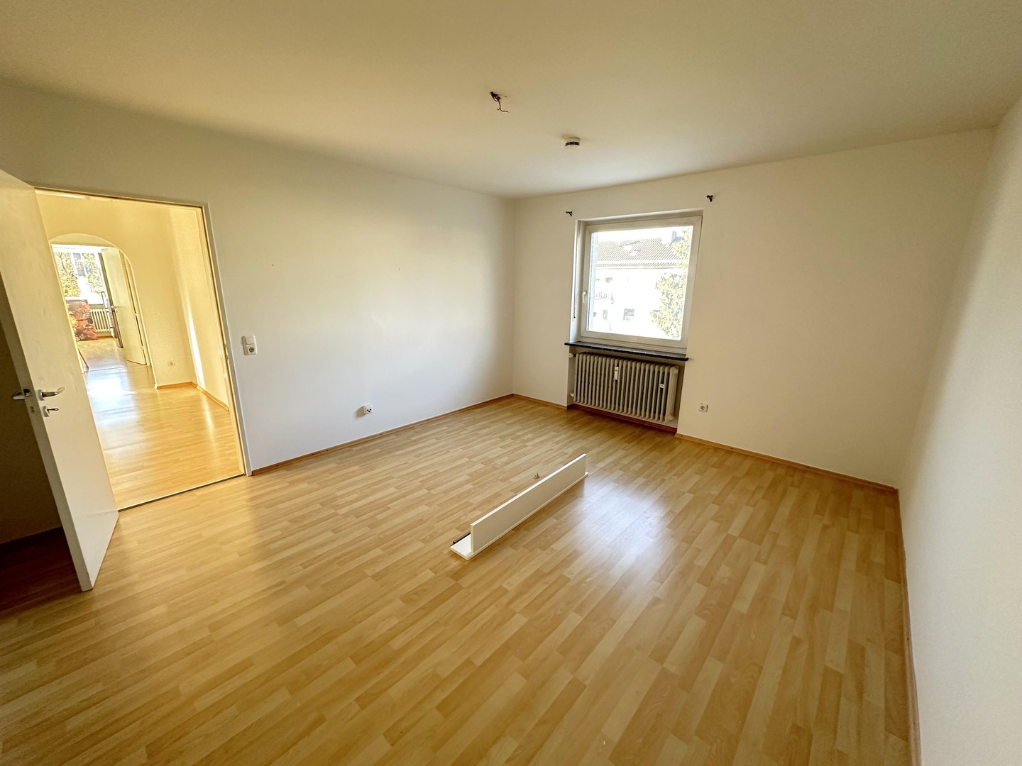Großzügige 4 Zi-Whg. im Zentrum Poings mit EBK u. Gäste-WC – Poing – Vorschaubild 12