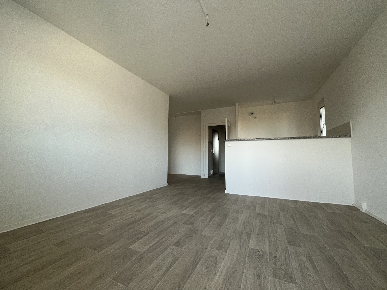 Gemeinsam neu starten – sanierte 3-Raum-Wohnung mit Tresen – Chemnitz – Vorschaubild 2