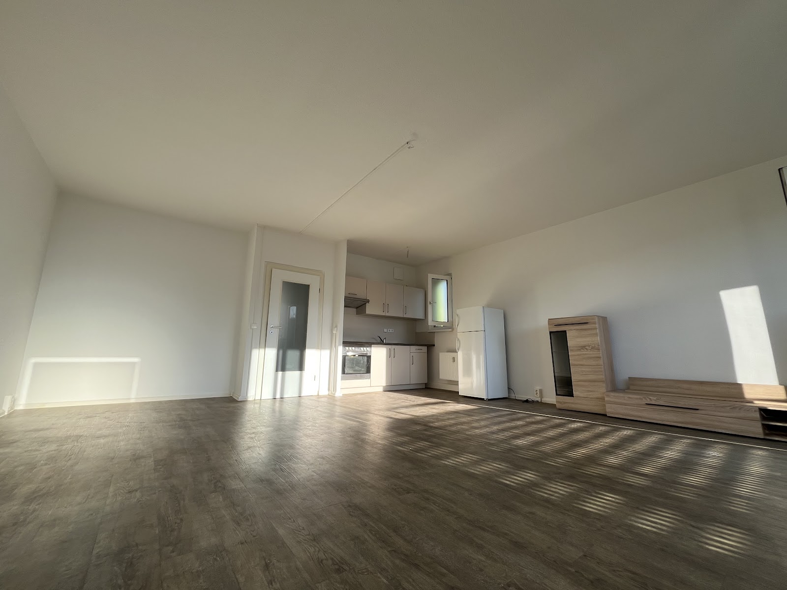 Sofort einziehen: Frisch sanierte Wohnung mit EBK – Chemnitz – Vorschaubild 4