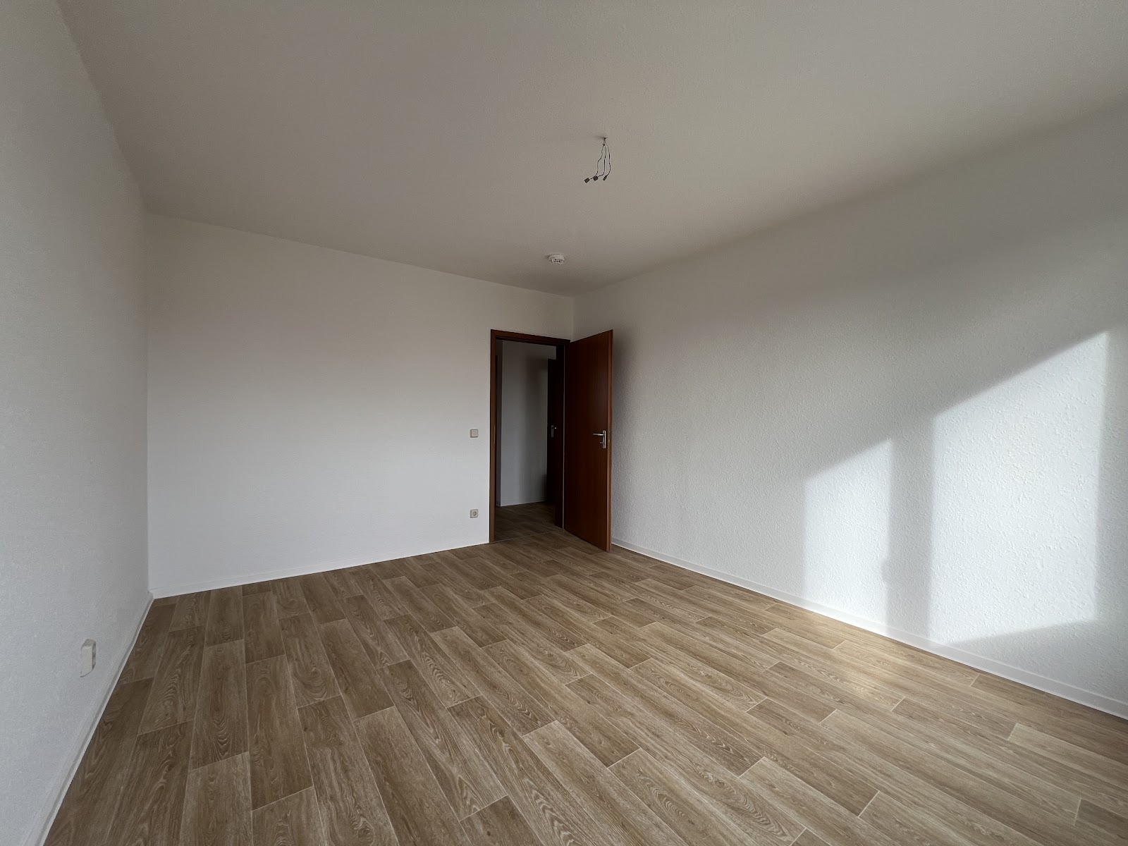 5-Zimmer-Wohnung plus Hauswirtschaftsraum auf 122 qm – Chemnitz – Vorschaubild 23