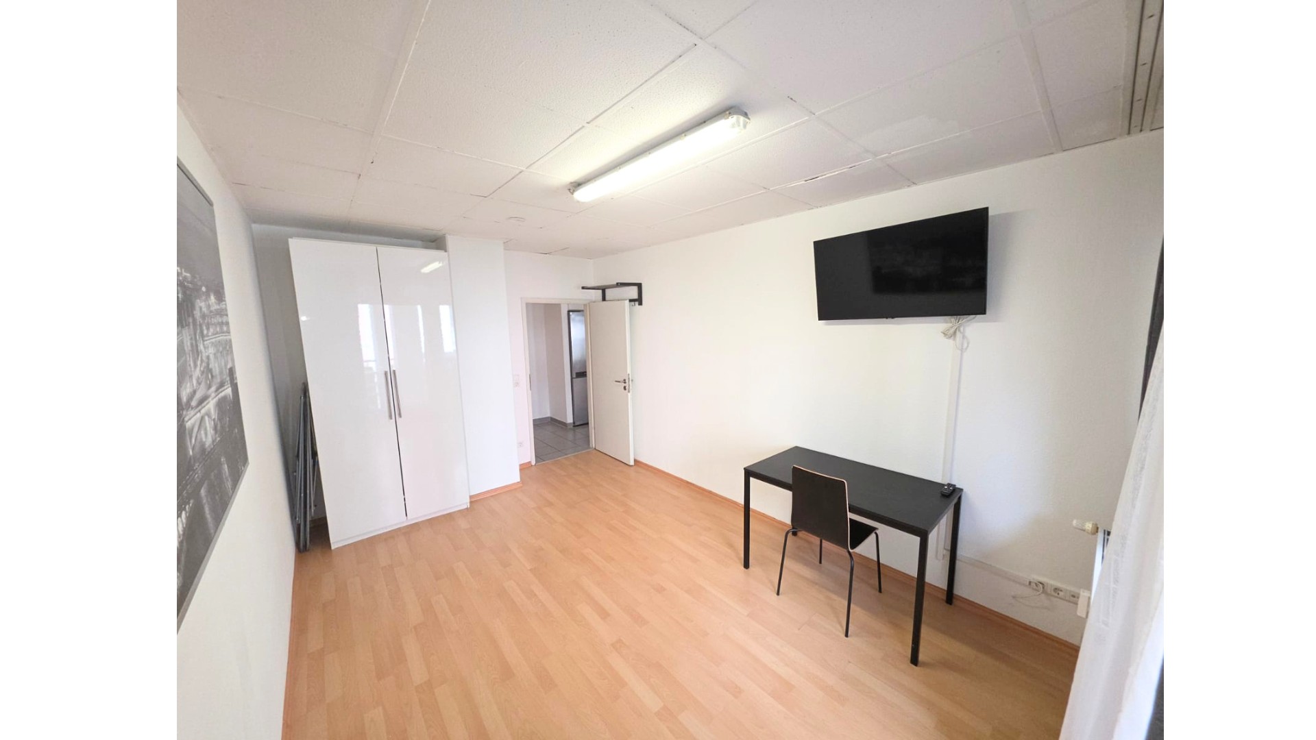 Weststadt: 2-Zi + TG | Technisch modernisiert | Balkon | EBK | FREI | WG geeignet – Karlsruhe – Bild 1 von 25