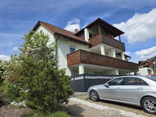 Herrlicher Ausblick! 2 Zimmer-Eigentumswohnung mit Terrasse und Stellplatz in Nüdlingen – Nüdlingen – Vorschaubild 2