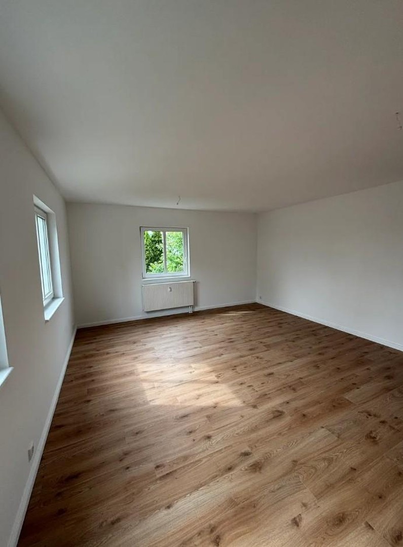 °°Frisch sanierte°° sonnige 3 Zimmer Wohnung mit Balkon und neuer Einbauküche – Blankenfelde-Mahlow – Vorschaubild 2