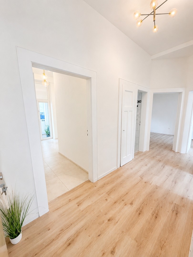 Modernisierte 3-Zimmer-Wohnung mit Balkon, Einbauküche & Tageslichtbad – Ludwigshafen am Rhein – Vorschaubild 9