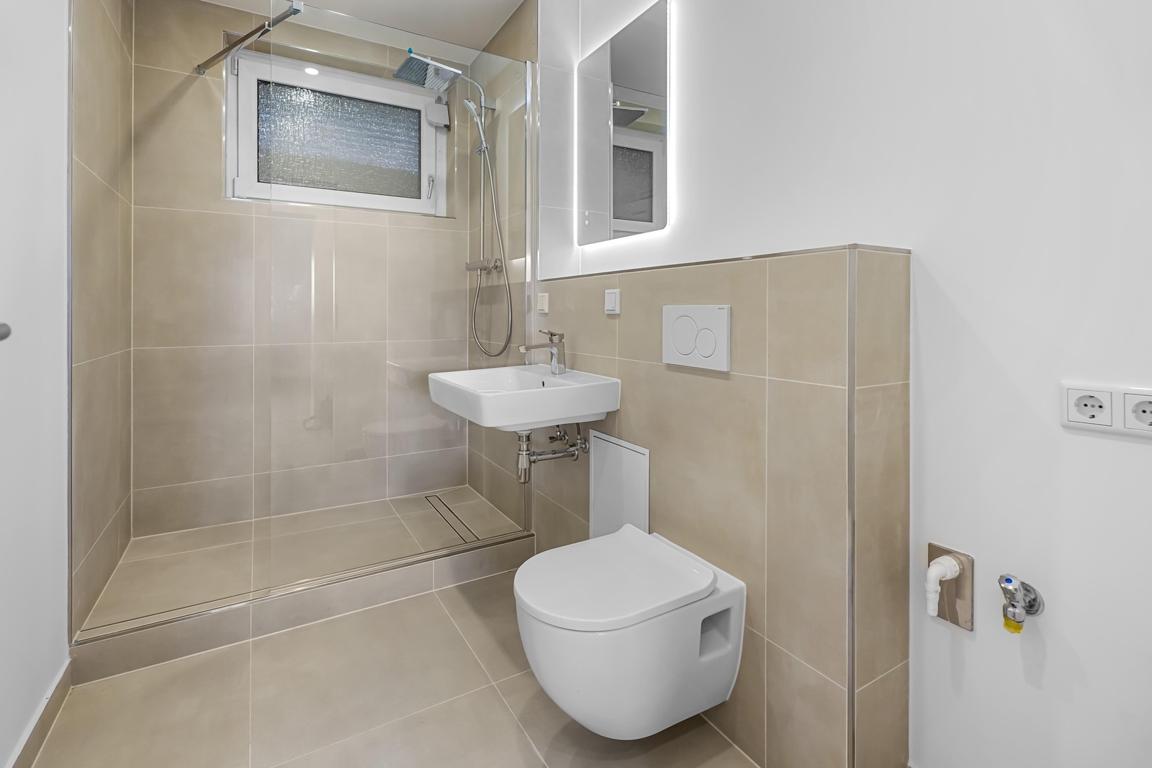 Frisch sanierte 2-Zimmer-Wohnung mit Loggia – Bremen – Vorschaubild 4