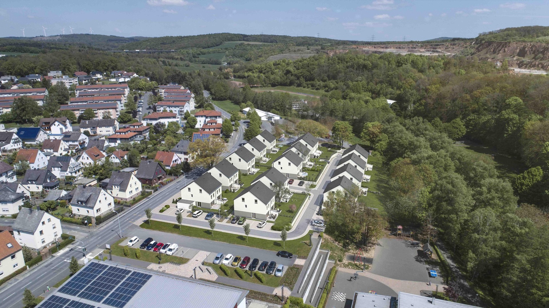 Exklusive Doppelhaushälfte mit Garten, Terrasse, Einbauküche und Garage in Wetzlar – Wetzlar – Vorschaubild 2