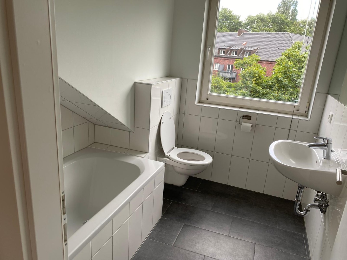 Lichtdurchflutete Dachgeschoßwohnung in Barmbek-Nord mit eigenem Stellplatz – Hamburg – Vorschaubild 8