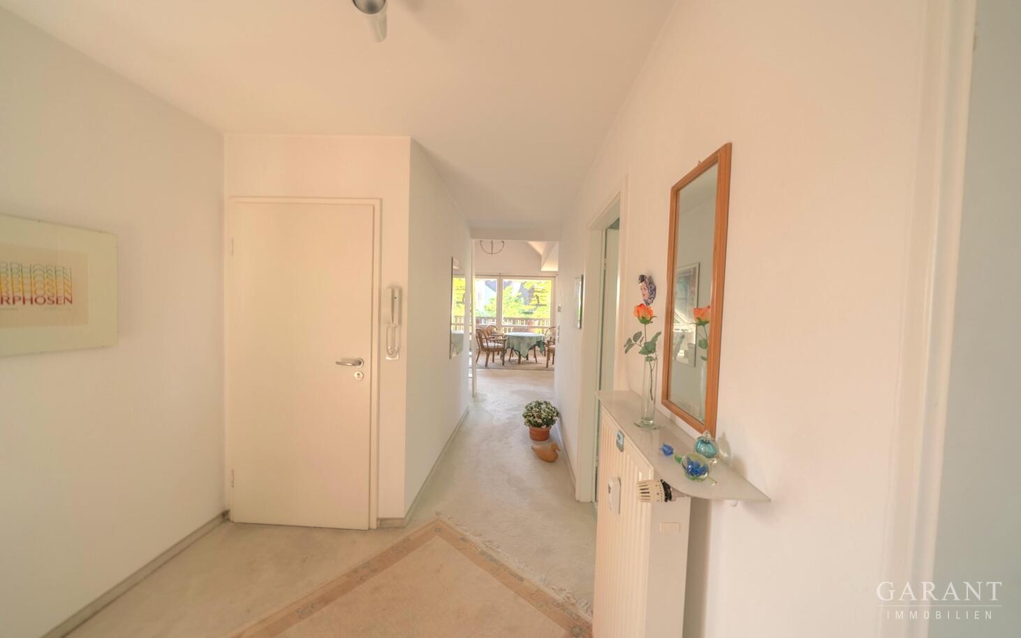 Stilvolle Atelier-Dachgeschosswohnung in begehrter Isarnähe von München-Solln – München-Solln – Vorschaubild 2