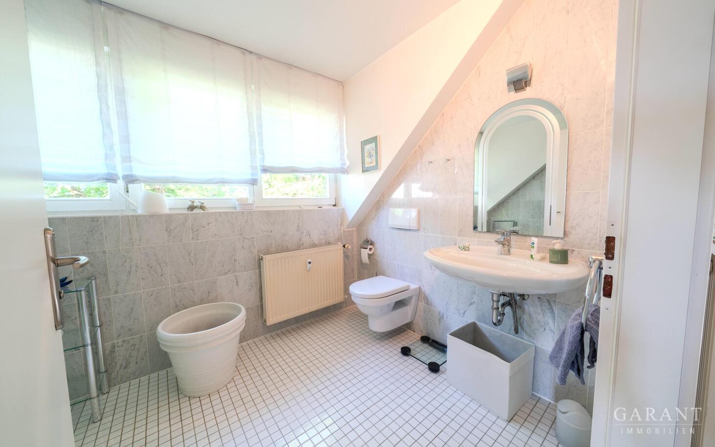 Stilvolle Atelier-Dachgeschosswohnung in begehrter Isarnähe von München-Solln – München-Solln – Vorschaubild 6