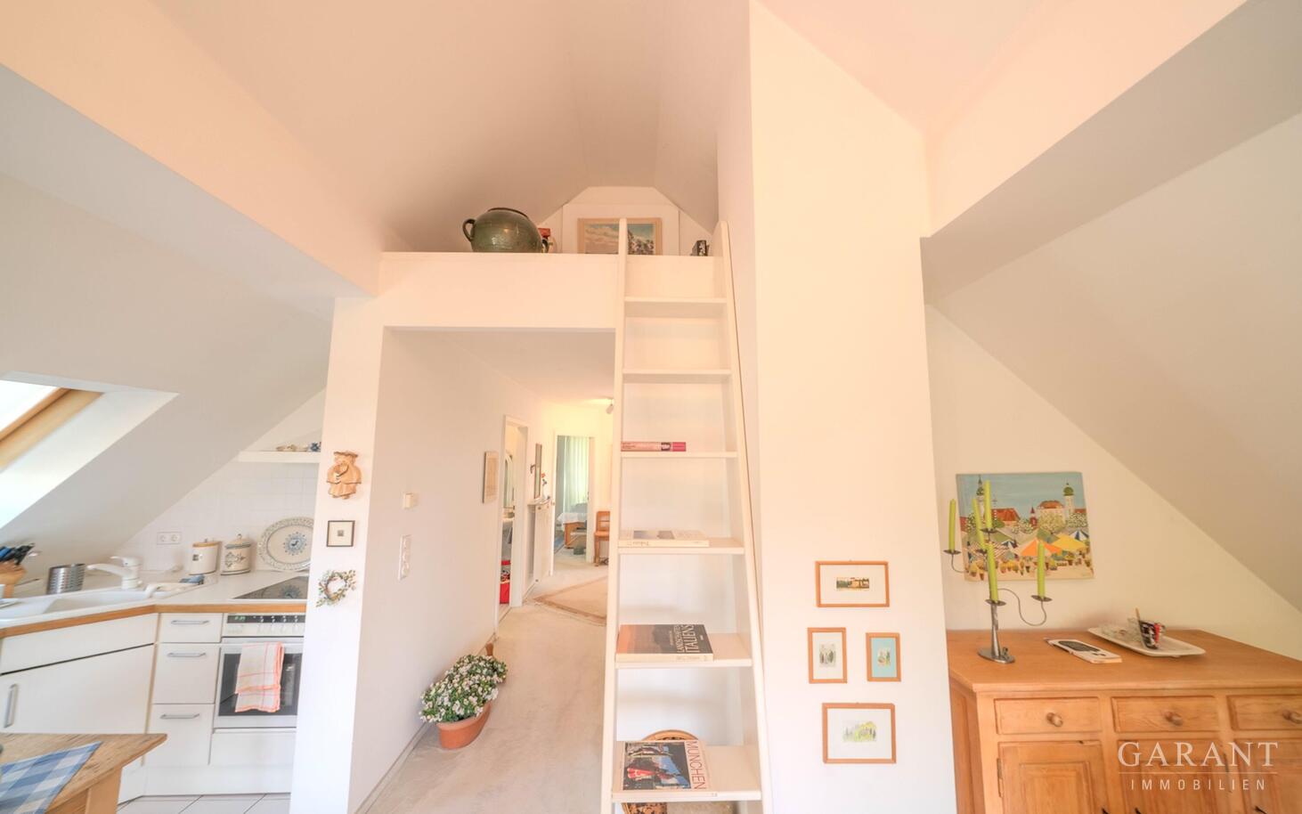 Stilvolle Atelier-Dachgeschosswohnung in begehrter Isarnähe von München-Solln – München-Solln – Vorschaubild 12
