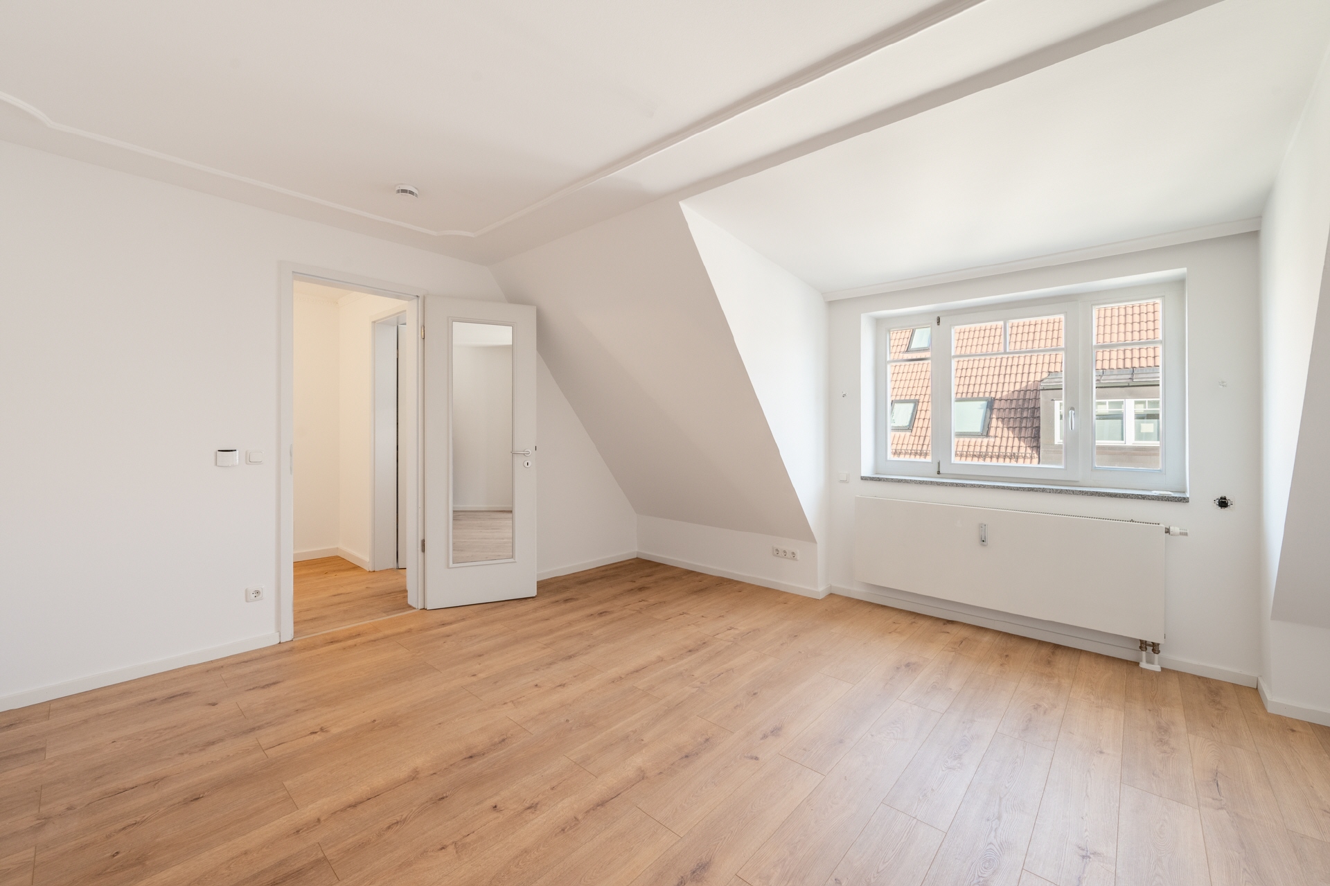 Aigner - Lichtdurchflutete Maisonettewohnung in Nymphenburg mit traumhafter Dachterrasse – München – Vorschaubild 4