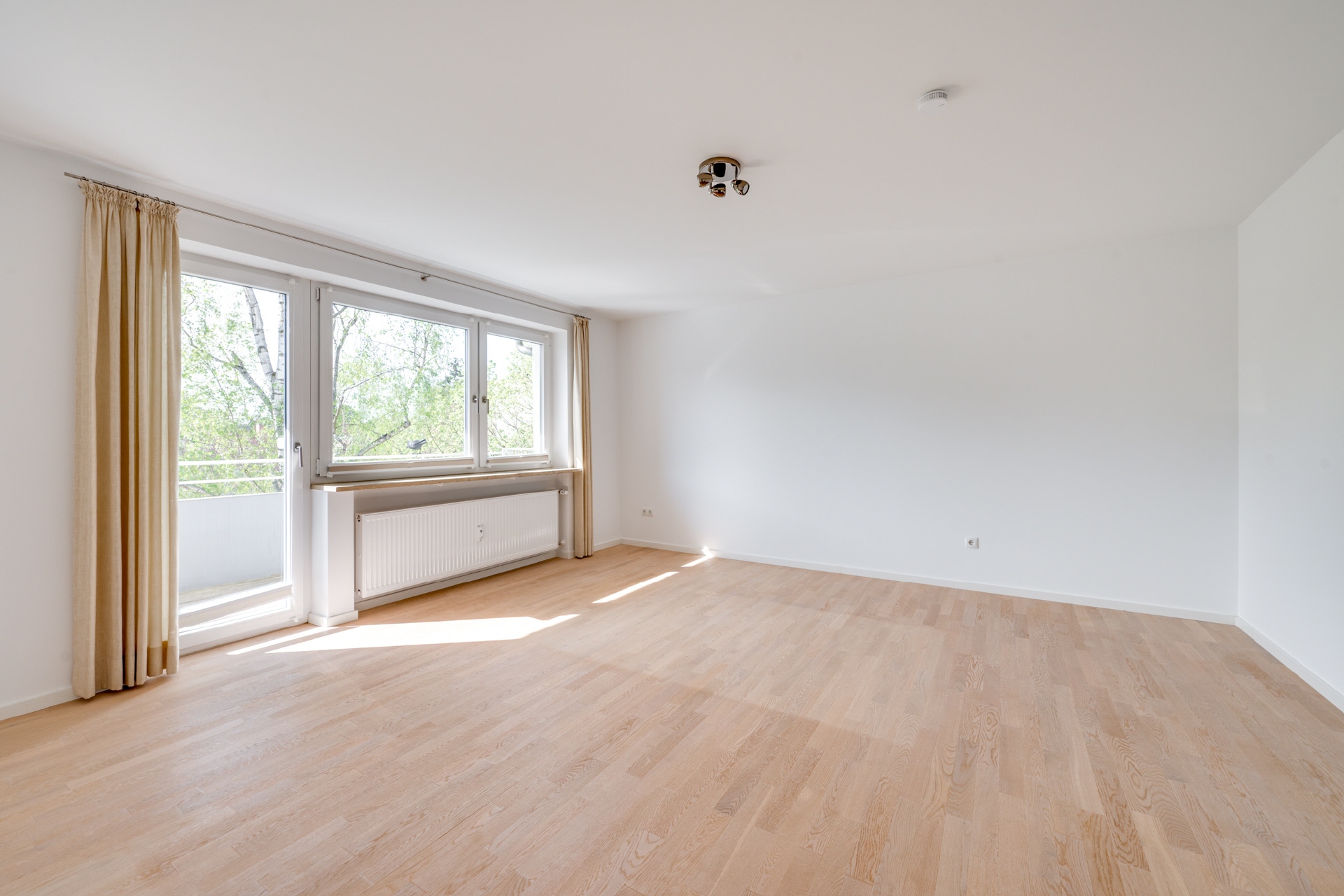 AIGNER - Lichtdurchflutete Wohnung in ruhiger Stadtlage – München – Bild 1 von 8