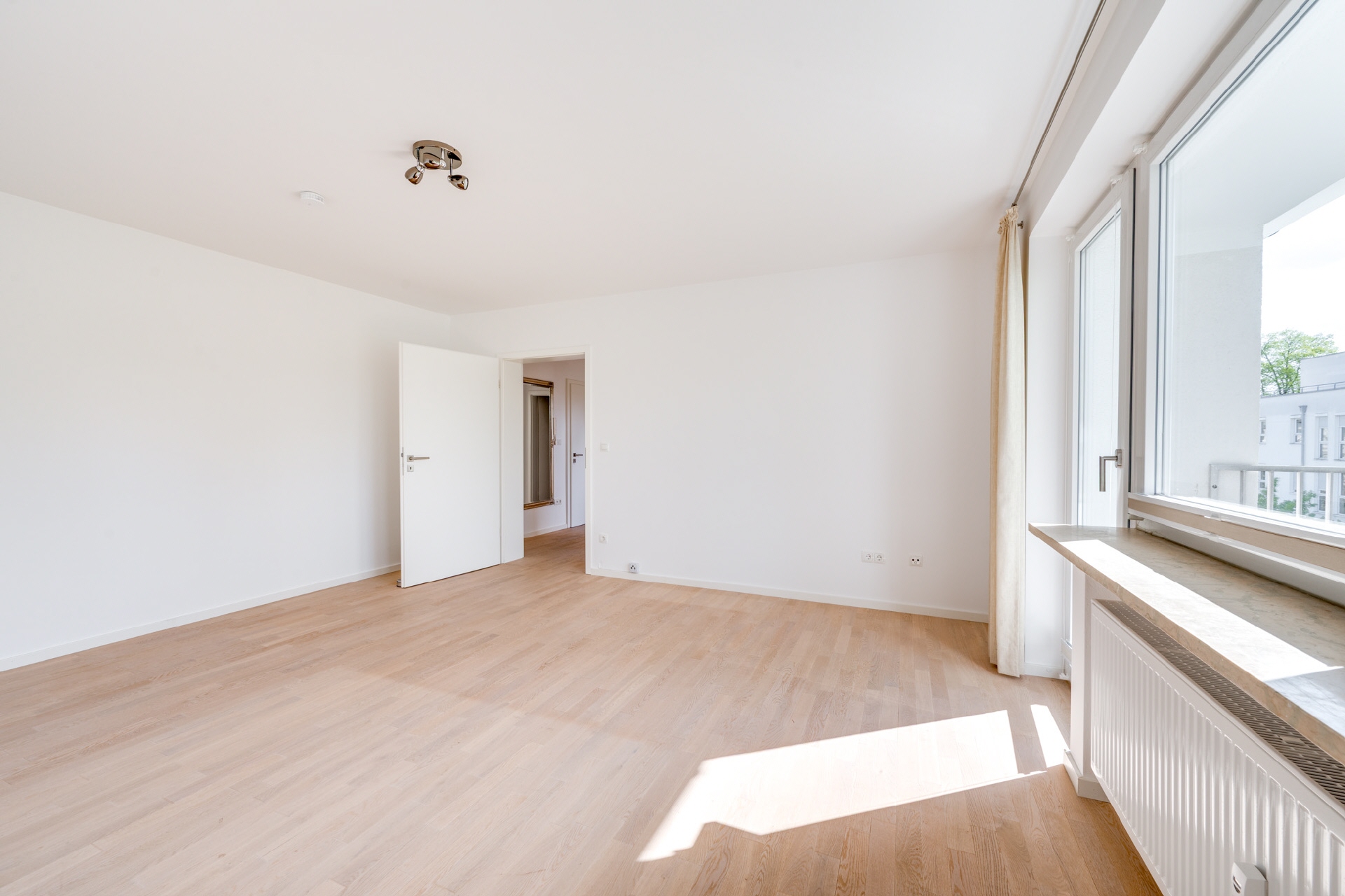 AIGNER - Lichtdurchflutete Wohnung in ruhiger Stadtlage – München – Vorschaubild 3