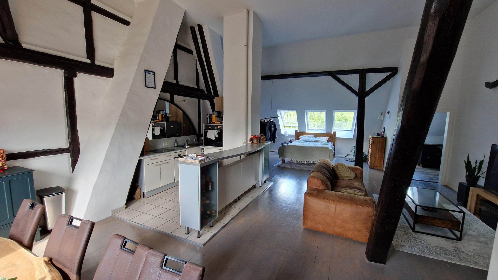 Dachgeschosswohnung mit Gartennutzung im kernsanierten Landhaus – Bavendorf – Vorschaubild 3