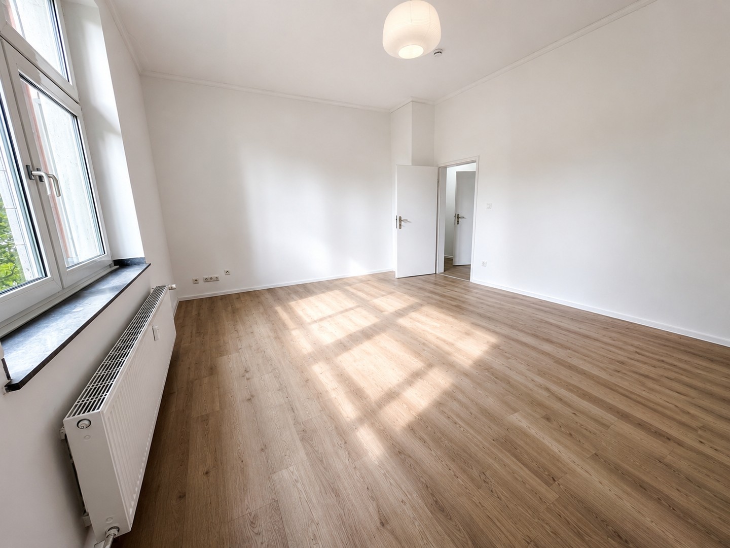 Altbauflair trifft Wohnkomfort - sanierte 2 Zimmer-Wohnung in Essen Frohnhausen mit Balkon – Essen – Vorschaubild 2