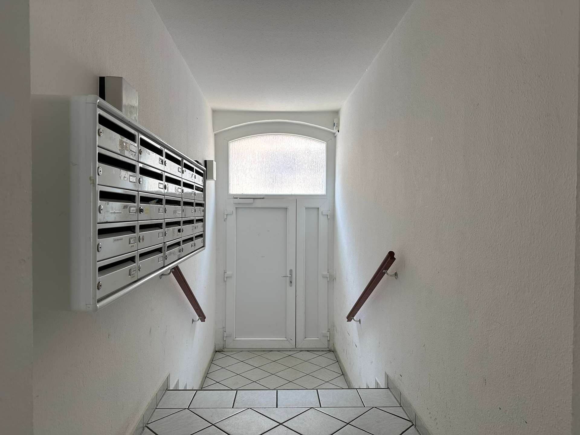 Zwei-Zimmer-Wohnung mit Abstellraum, grünem Innenhof und flexibler Übergabe – Leipzig – Vorschaubild 9
