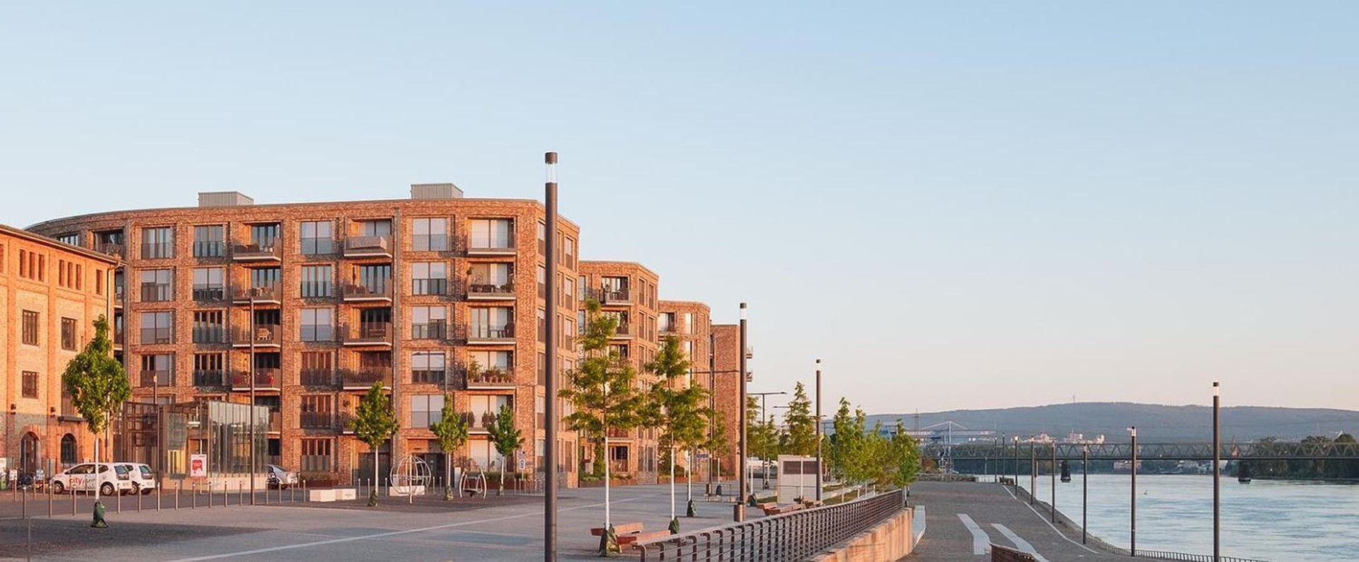 Wohnen am Wasser: Stilvolle 2-Zimmer-Wohnung mit Balkon, Wasserblick und Tiefgarage – Mainz – Vorschaubild 12