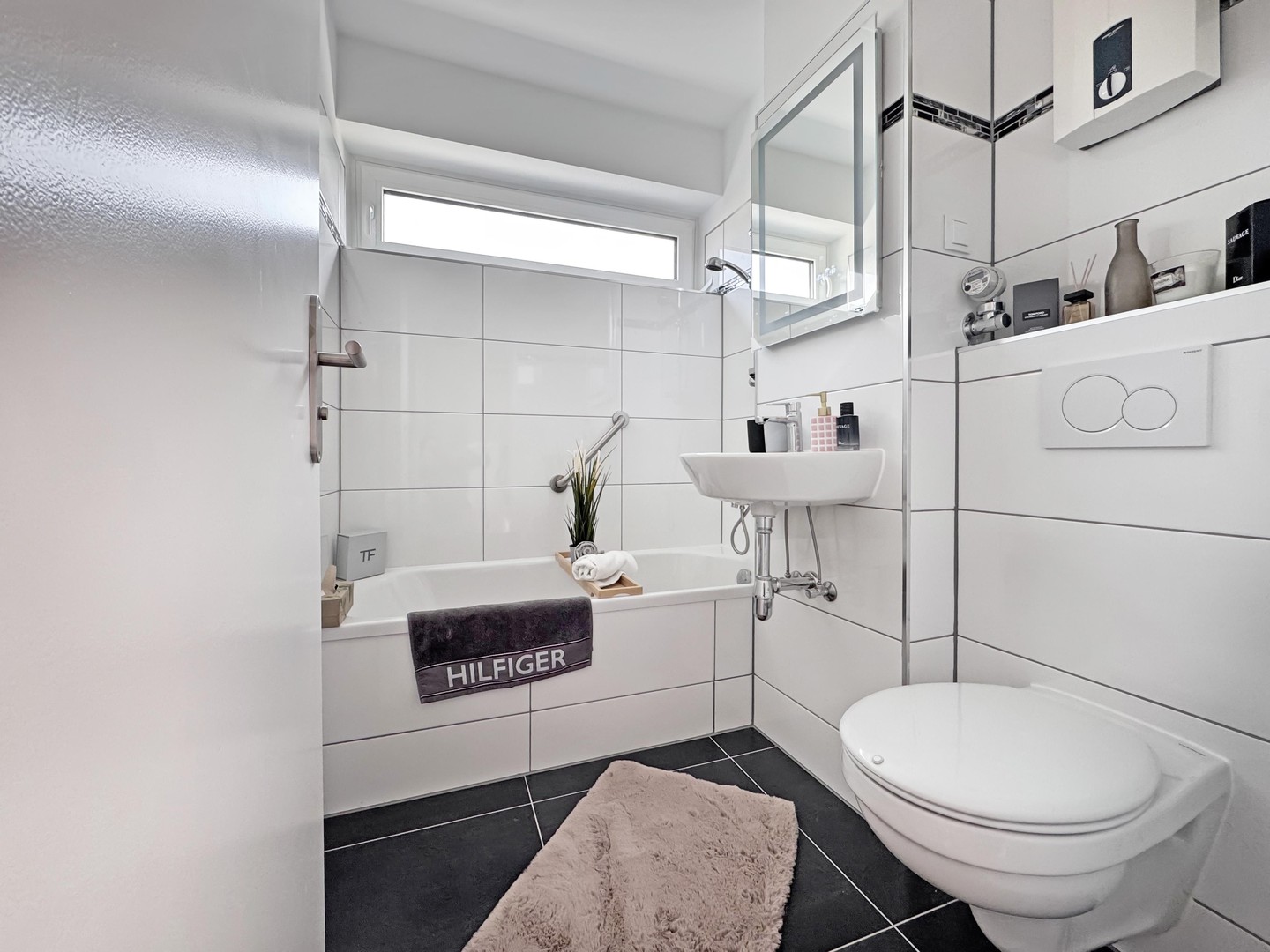 Einzugsbereit und Provisionsfrei * Sonnendurchflutete 2-Zi.-Whg. Stellplatz / sonnig. Balkon – Wiesbaden – Vorschaubild 12