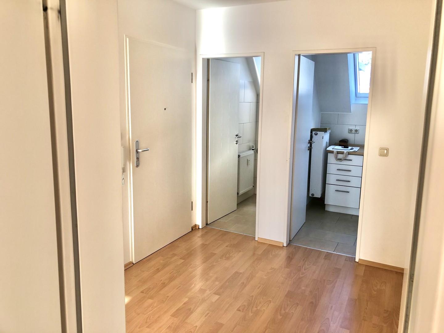 *** Helle 3 Zimmer Wohnung mit ruhiger Westterrasse in Bogenhausen Denning *** – München – Vorschaubild 8