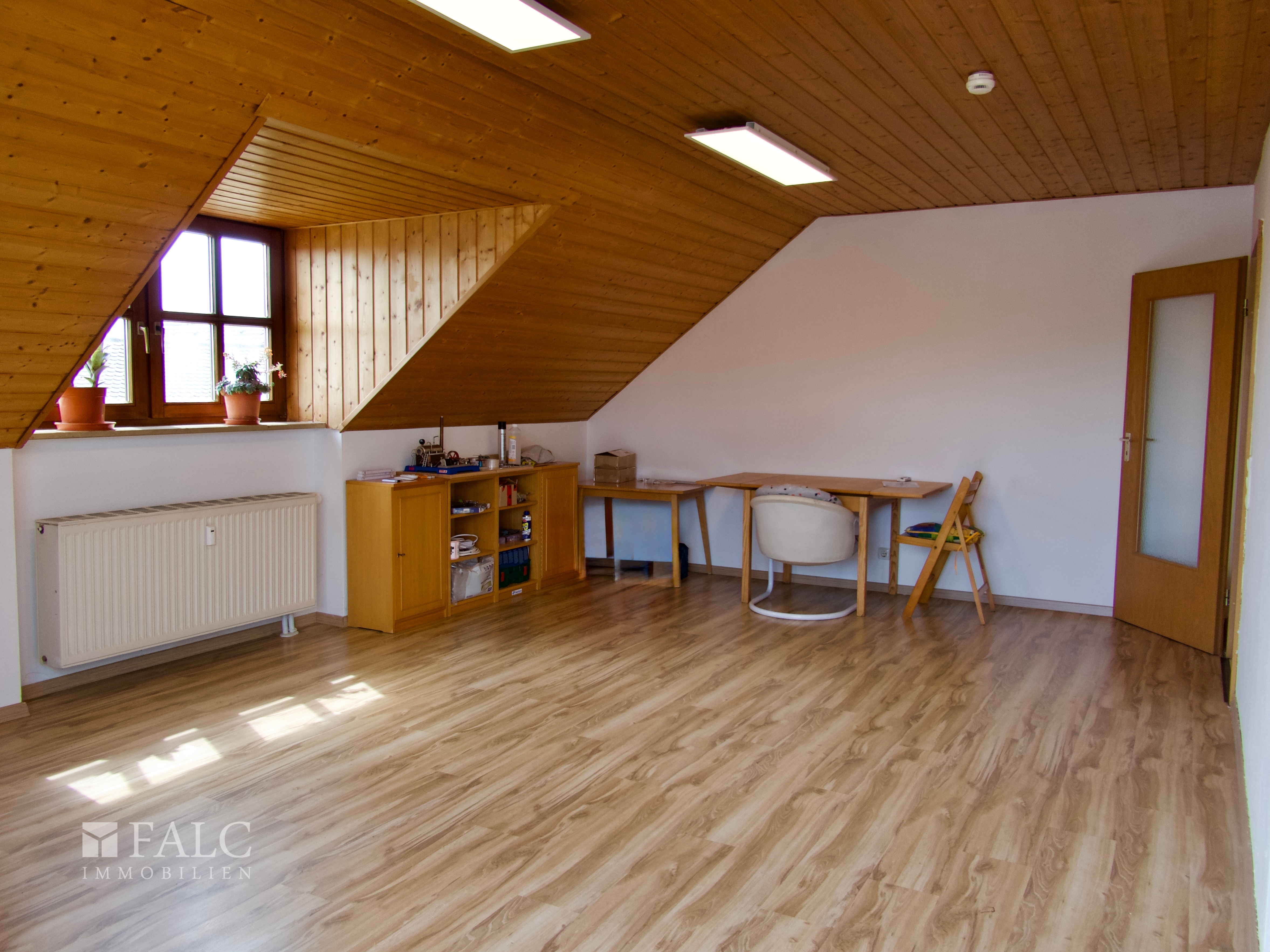 Einfach Mehr: Top gepflegte 2-Zimmer-Wohnung, EBK & TG inklusive. Ruhige Wohnlage in 93333 Neustadt. – Neustadt an der Donau – Vorschaubild 3
