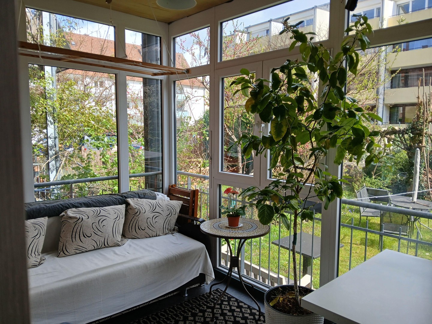 Ruhige Erdgeschosswohnung mit einmaligem Garten in zentraler Lage in der Unterwiehre – Freiburg – Vorschaubild 6