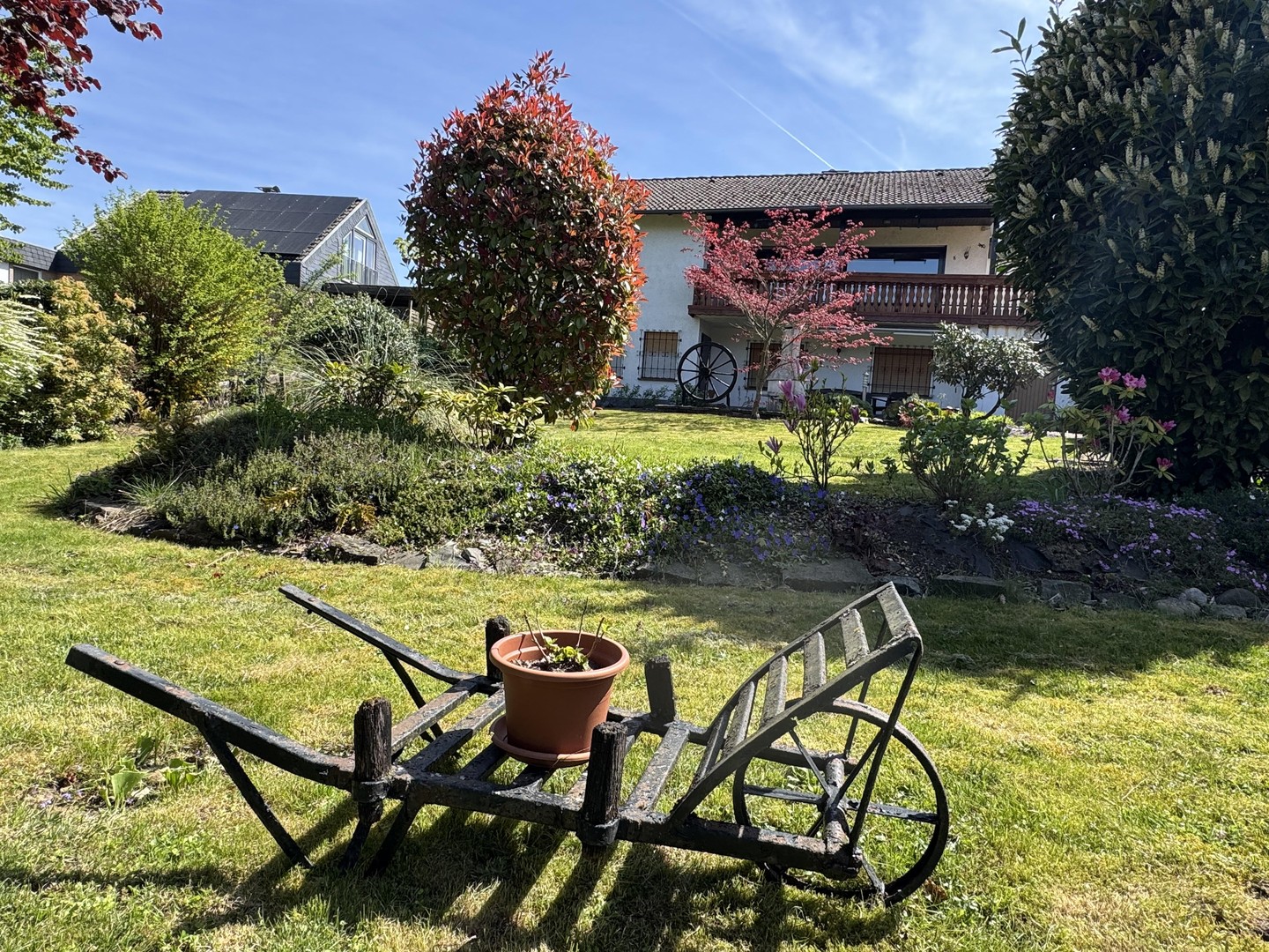 Gepflegtes Einfamilienhaus mit EBK, Balkon, schön angelegtem Garten und Aussicht – Waldbröl – Vorschaubild 5