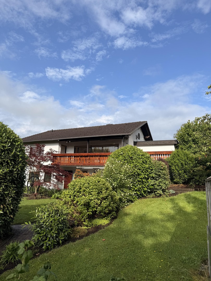 Gepflegtes Einfamilienhaus mit EBK, Balkon, schön angelegtem Garten und Aussicht – Waldbröl – Vorschaubild 21