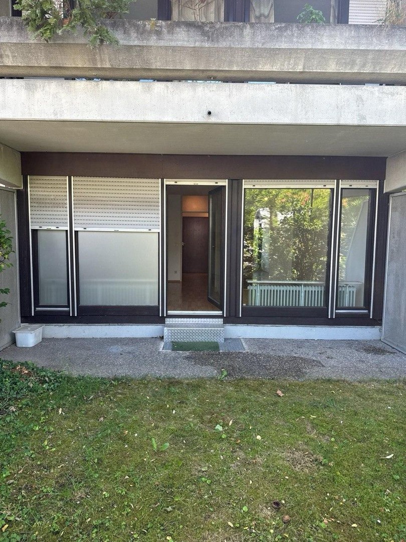 Lage, Lage, Lage! Leerstehende, provisionsfreie, renovierungsbedürftige 2-Zi-Gartenwohnung – München – Vorschaubild 2