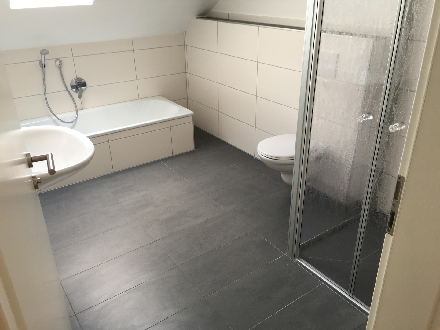 Hochwertige Dachgeschosswohnung in zentraler Lage in Gaimersheim – Gaimersheim – Vorschaubild 6