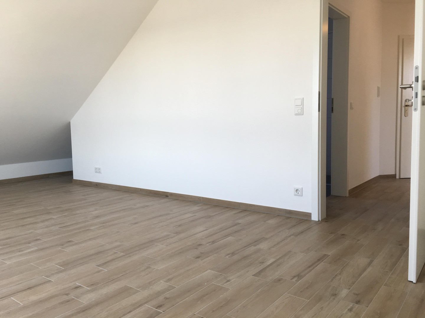 Hochwertige Dachgeschosswohnung in zentraler Lage in Gaimersheim – Gaimersheim – Vorschaubild 7