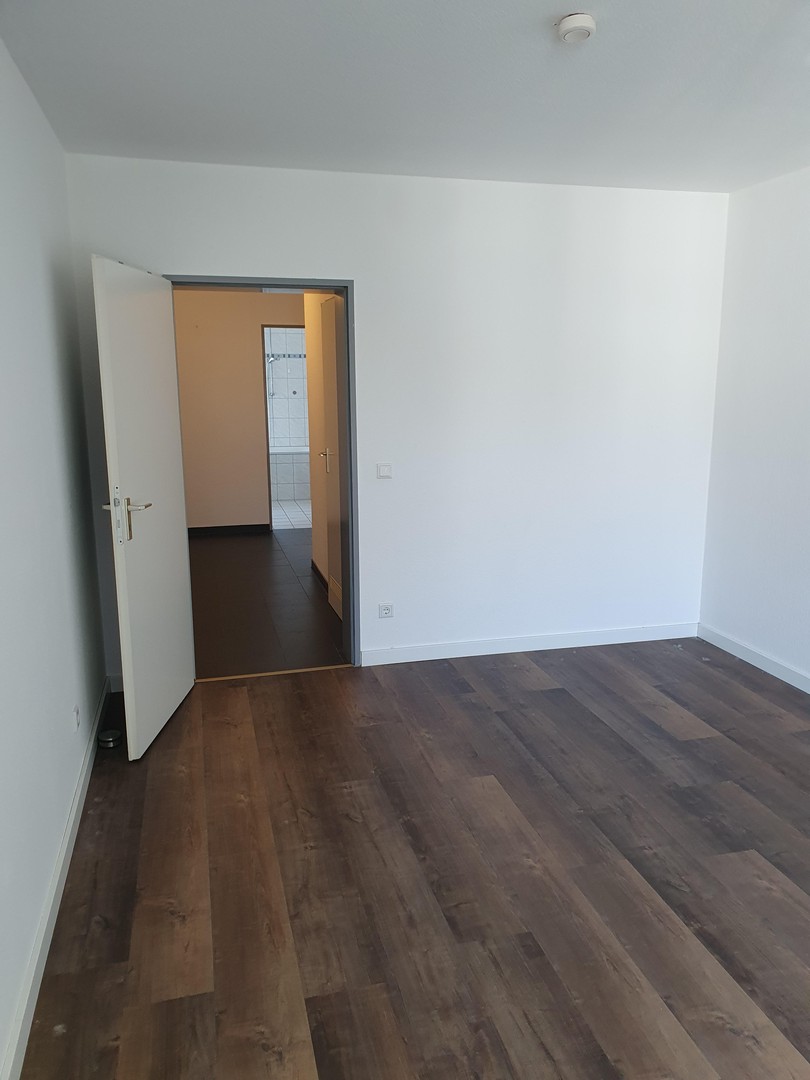 3-Zimmer-Wohnung mit Aufzug, Balkon und Garage in Zentrumsnähe – Krefeld – Vorschaubild 9