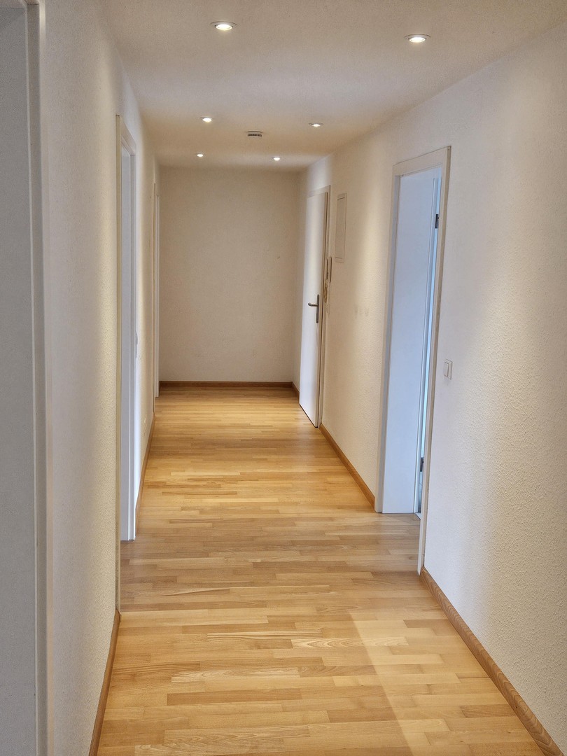 Drei-Zimmer-Wohnung in zentraler Lage von Freiburg-Haslach – Freiburg – Vorschaubild 2