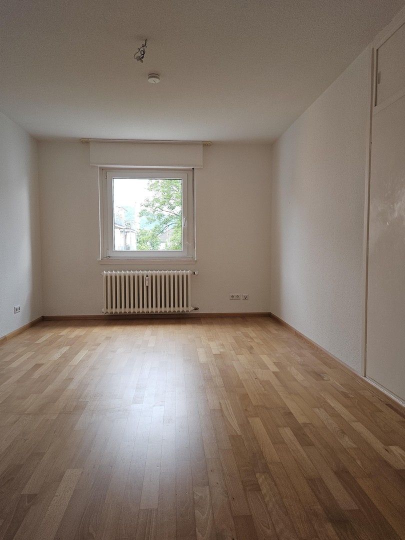 Drei-Zimmer-Wohnung in zentraler Lage von Freiburg-Haslach – Freiburg – Vorschaubild 3