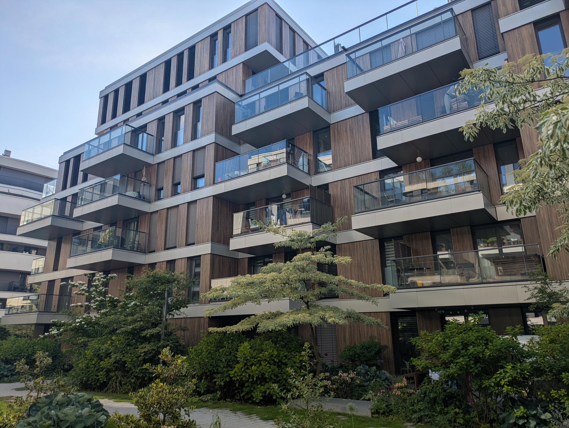 Modernes Wohnen in „The Garden“ – stilvolle 3-Zimmer-Wohnung mit Balkon – Berlin – Vorschaubild 2