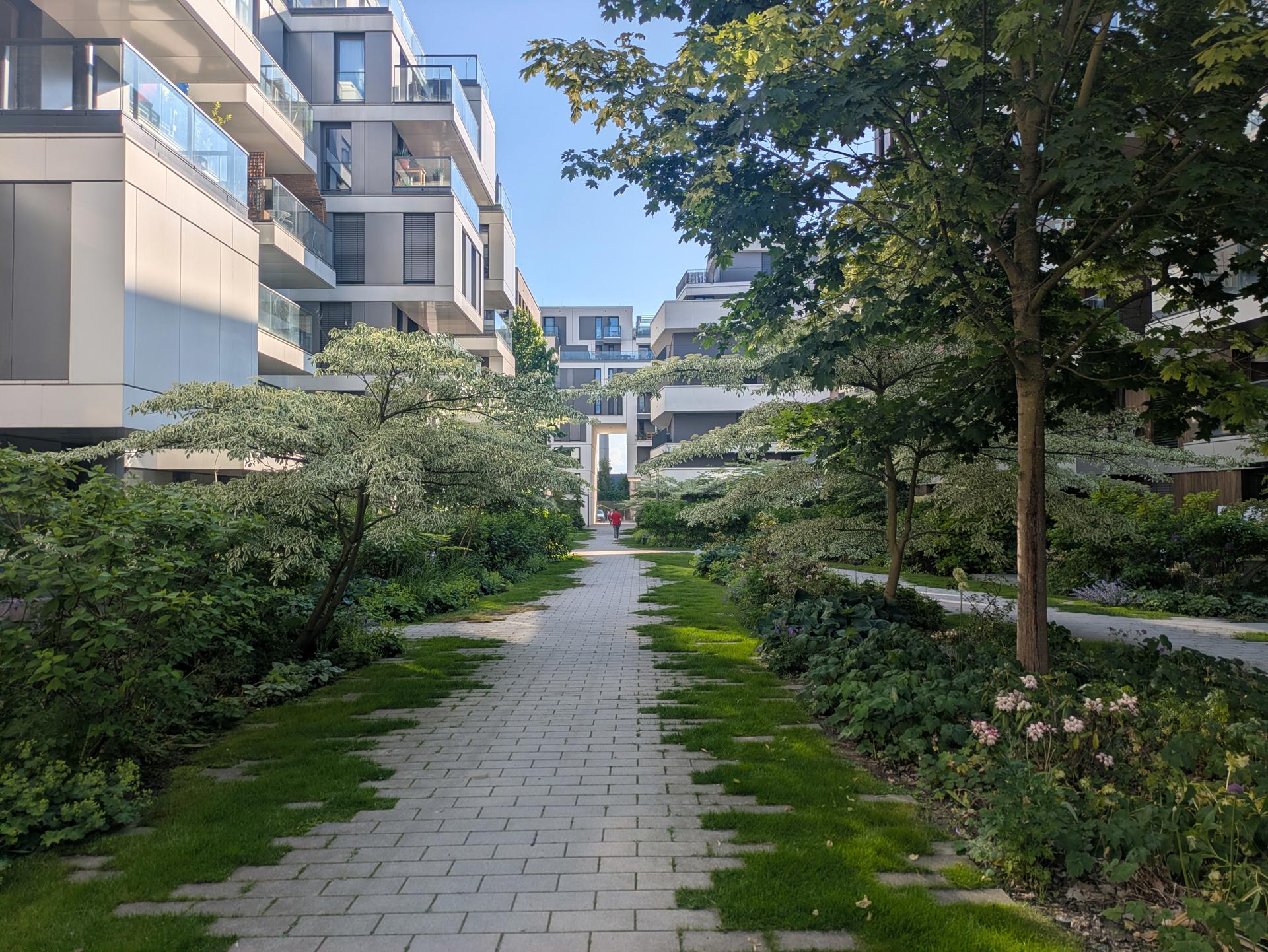 Modernes Wohnen in „The Garden“ – stilvolle 3-Zimmer-Wohnung mit Balkon – Berlin – Vorschaubild 5
