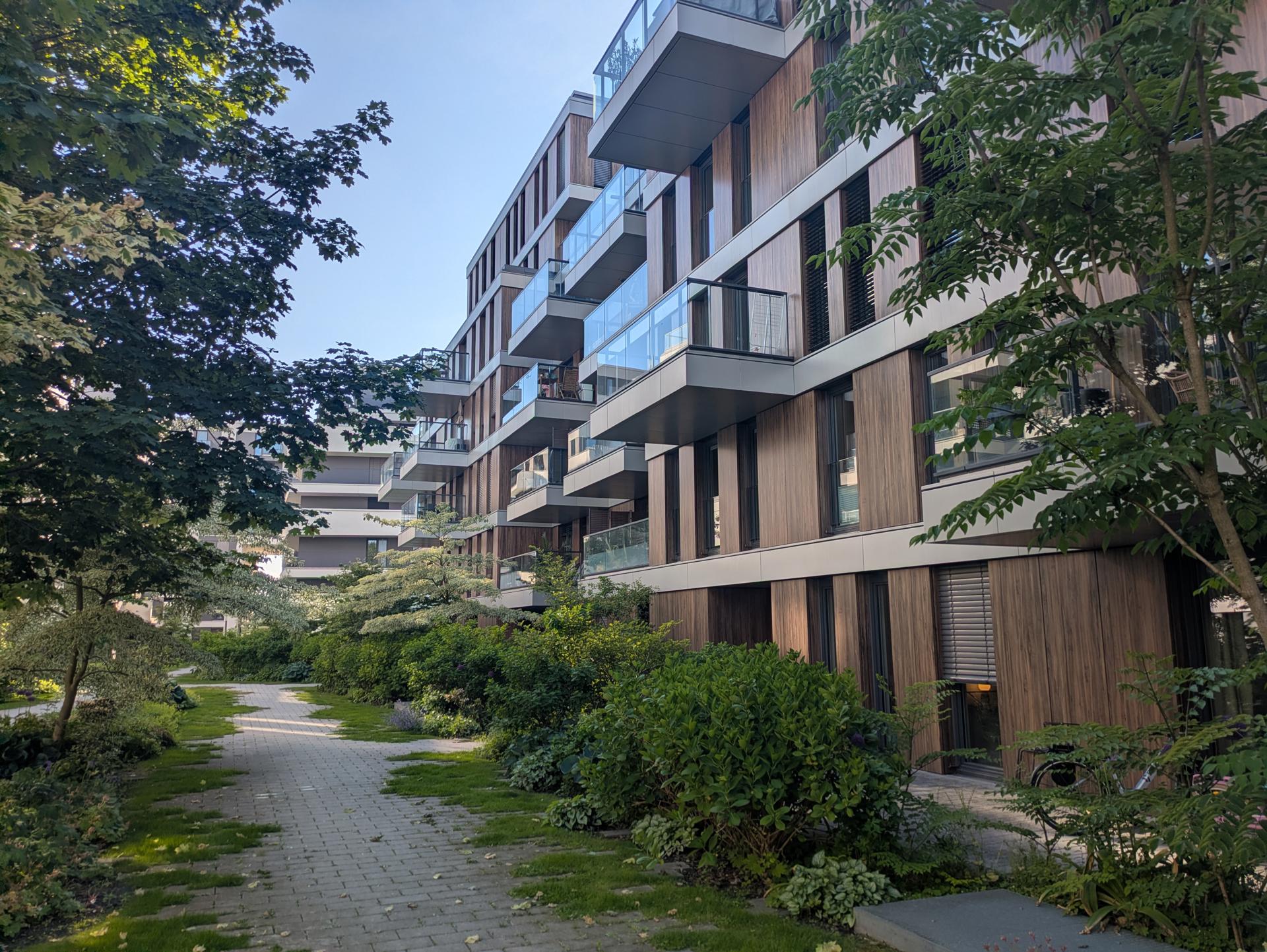 Modernes Wohnen in „The Garden“ – stilvolle 3-Zimmer-Wohnung mit Balkon – Berlin – Vorschaubild 6