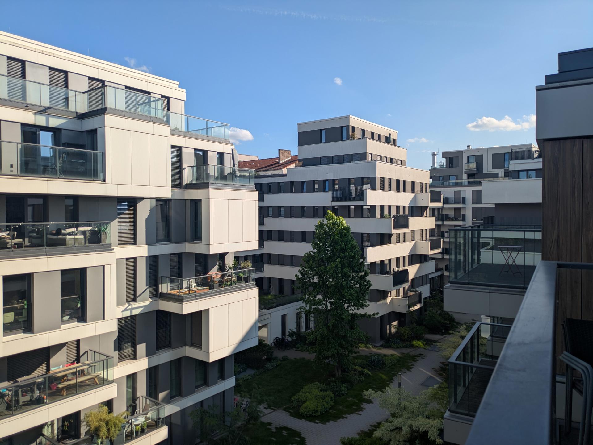 Modernes Wohnen in „The Garden“ – stilvolle 3-Zimmer-Wohnung mit Balkon – Berlin – Vorschaubild 7