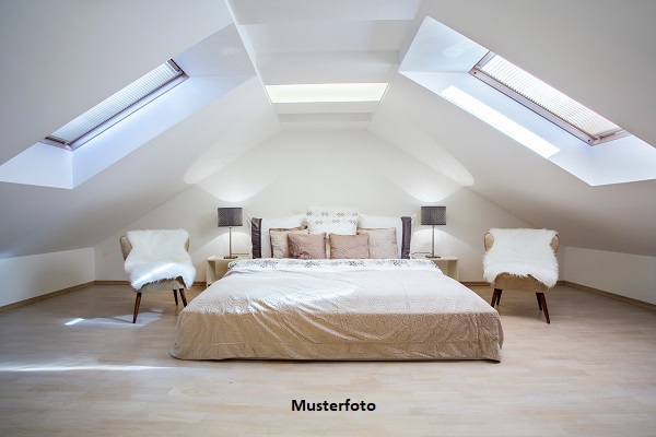 5-Zimmer-Wohnung mit Balkon in landschaftlich reizvoller Lage