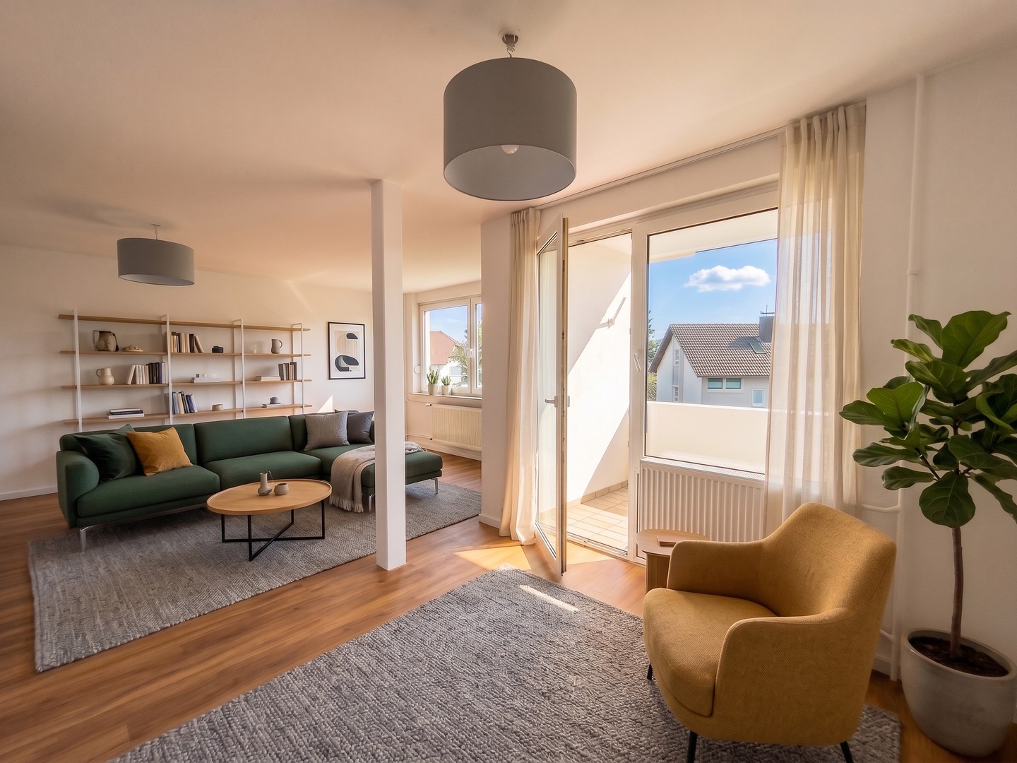 Hochwertig saniert & sofort bezugsfrei: Moderne 3,5 Zimmer-Wohnung mit Balkon, Garage