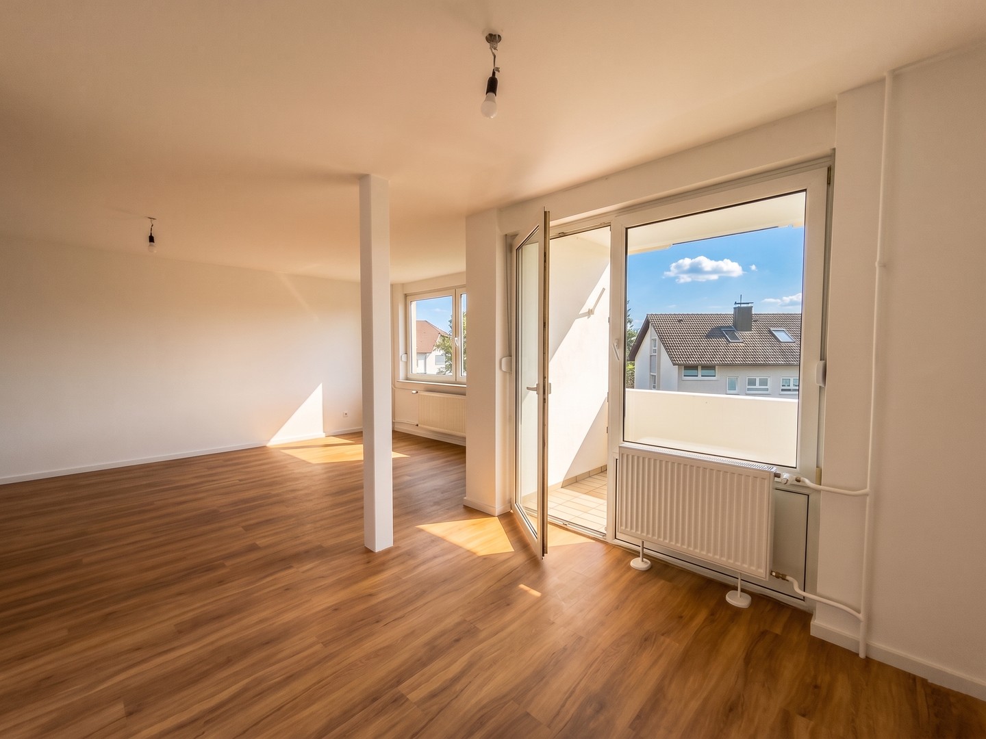Hochwertig saniert & sofort bezugsfrei: Moderne 3,5 Zimmer-Wohnung mit Balkon, Garage – Ettenheim – Vorschaubild 2