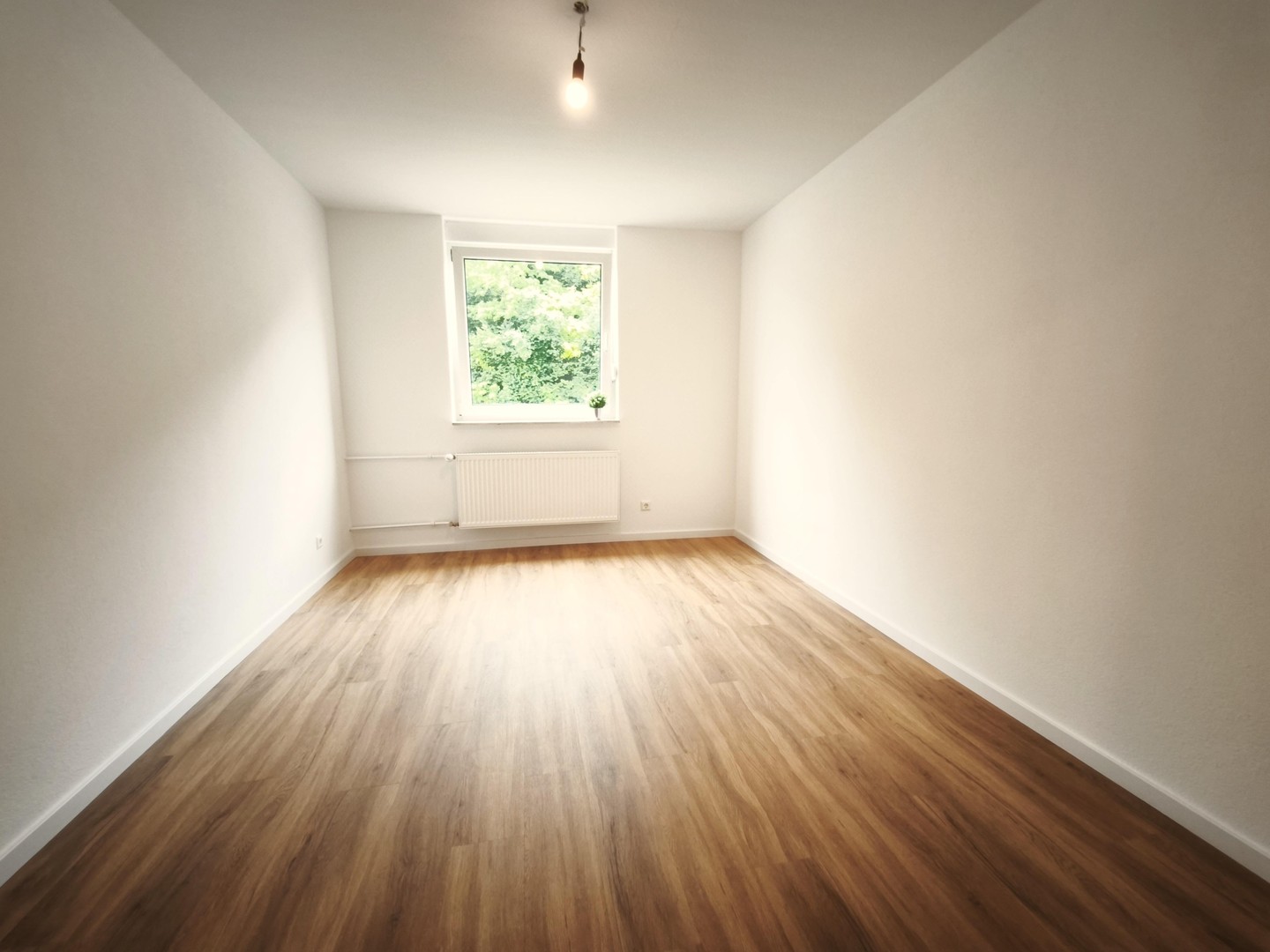 Hochwertig saniert & sofort bezugsfrei: Moderne 3,5 Zimmer-Wohnung mit Balkon, Garage – Ettenheim – Vorschaubild 7