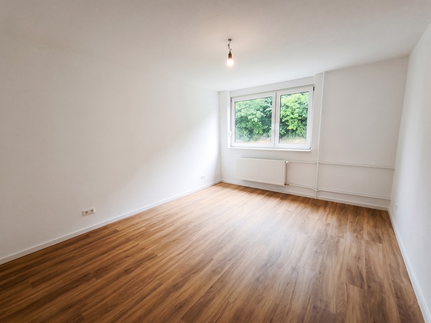 Hochwertig saniert & sofort bezugsfrei: Moderne 3,5 Zimmer-Wohnung mit Balkon, Garage – Ettenheim – Vorschaubild 9