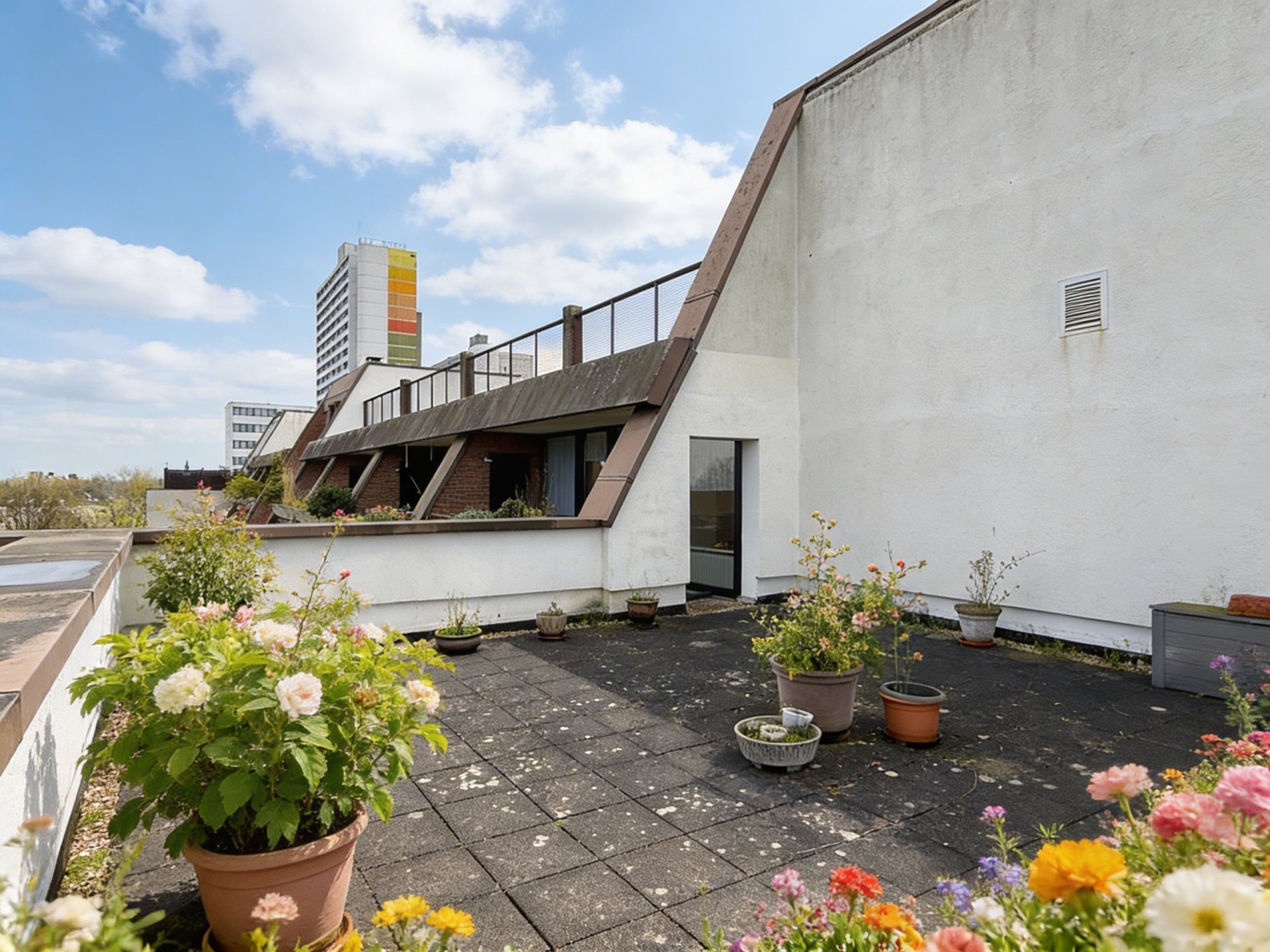 3-ZI.-WHG. MIT ANGRENZENDEM APARTMENT, DACHTERASSE UND 2 PKW-STELLPLÄTZEN IN CITYNÄHE ZU KAUFEN!! – Krefeld – Vorschaubild 3