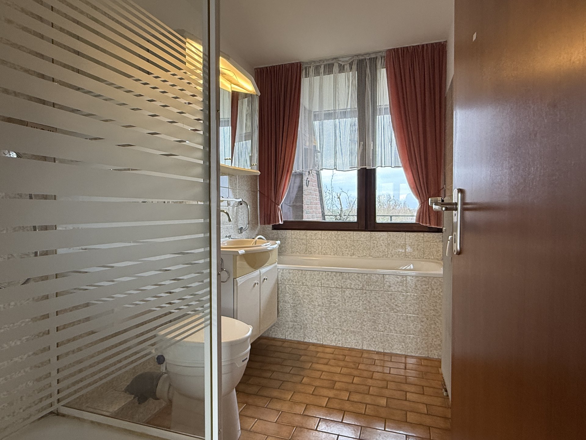 3-ZI.-WHG. MIT ANGRENZENDEM APARTMENT, DACHTERASSE UND 2 PKW-STELLPLÄTZEN IN CITYNÄHE ZU KAUFEN!! – Krefeld – Vorschaubild 5