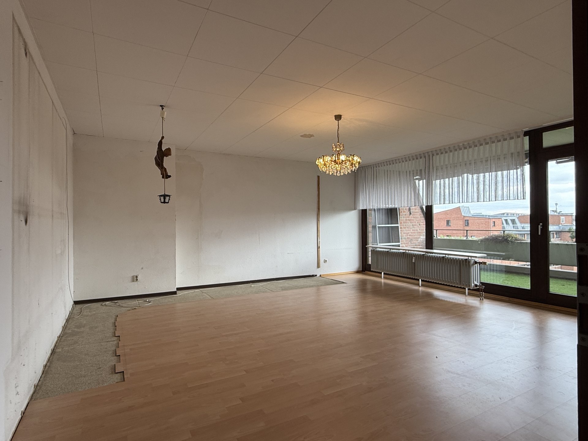 3-ZI.-WHG. MIT ANGRENZENDEM APARTMENT, DACHTERASSE UND 2 PKW-STELLPLÄTZEN IN CITYNÄHE ZU KAUFEN!! – Krefeld – Vorschaubild 8